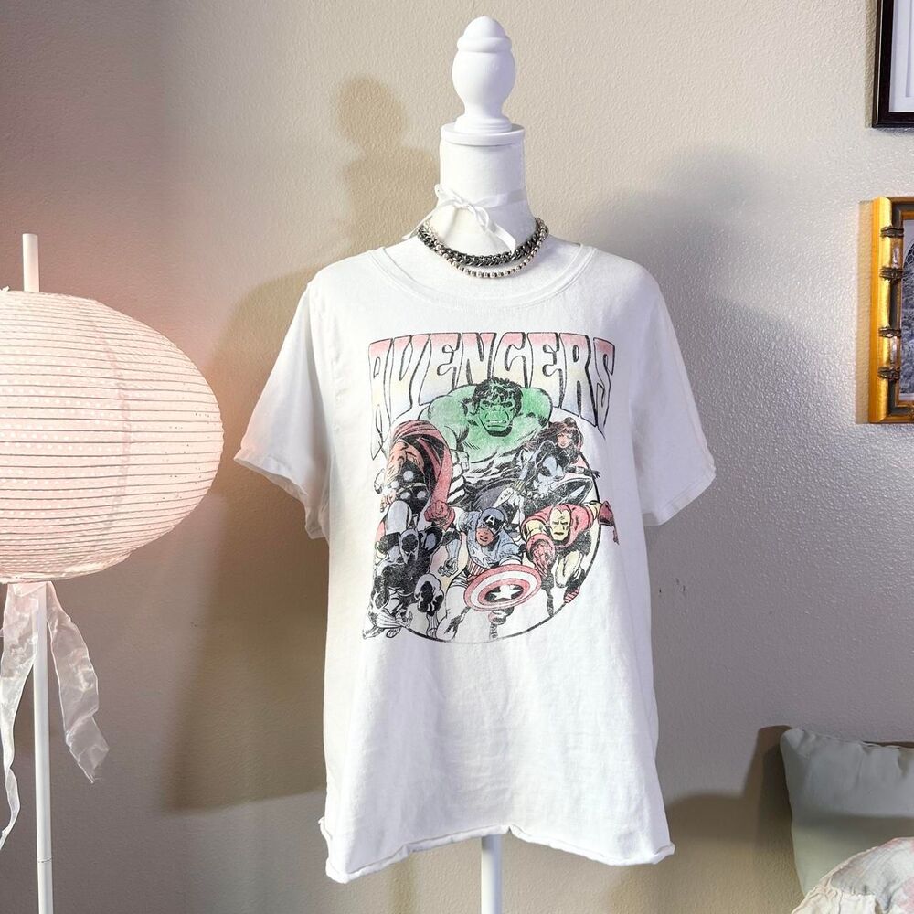 Marvel Avengers white graphic tee womens 2X